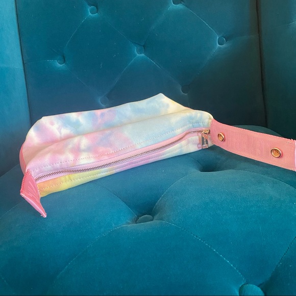 NEW💕JSC Limited Spring ‘21 Edition tie dye makeup bag - Picture 7 of 13